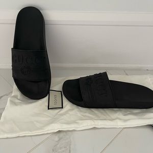 COPY - Gucci rubber flip flops